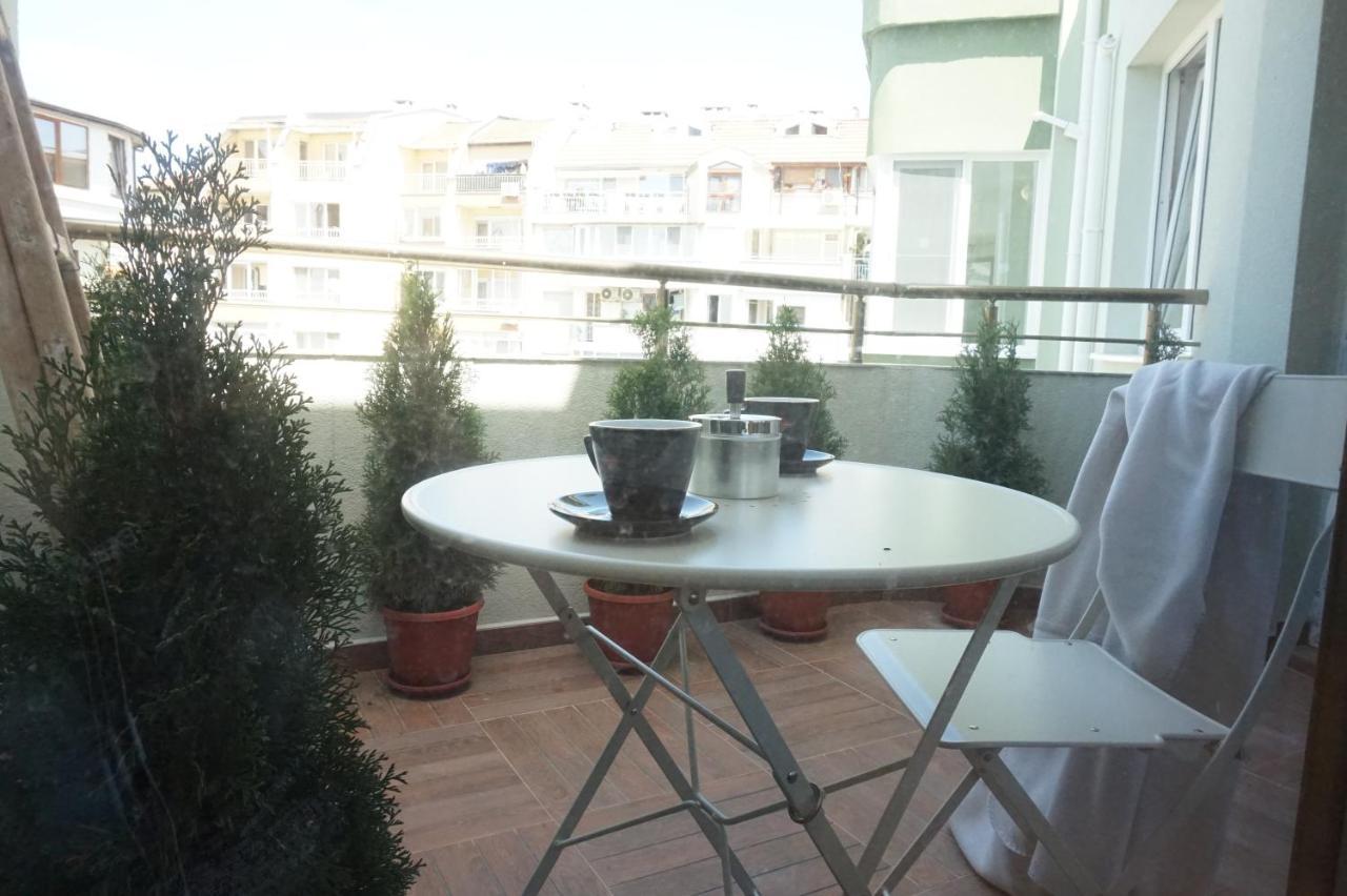 Bright, Comfortable And Cozy Apartment ブルガス エクステリア 写真